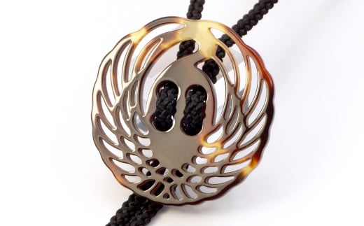 【べっ甲】刀鍔モチーフループタイ（鶴丸）