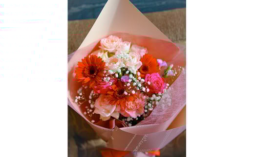 【年4回定期便】ピンク バラと季節の花束