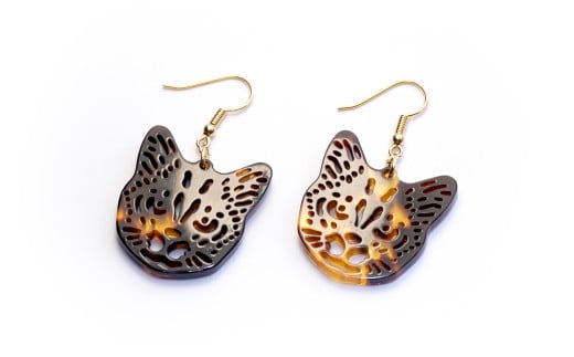 【べっ甲】まち猫ピアス