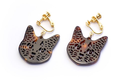 【べっ甲】すまし猫イヤリング