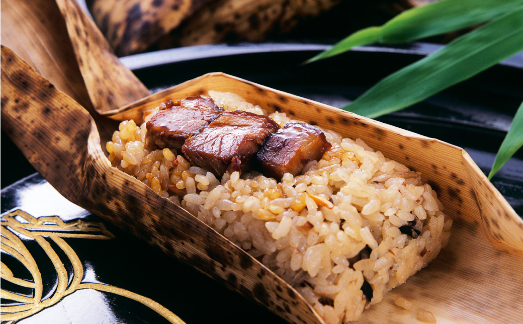 【全3回定期便】 角煮めし 130g×8個 ( SKM-8 )