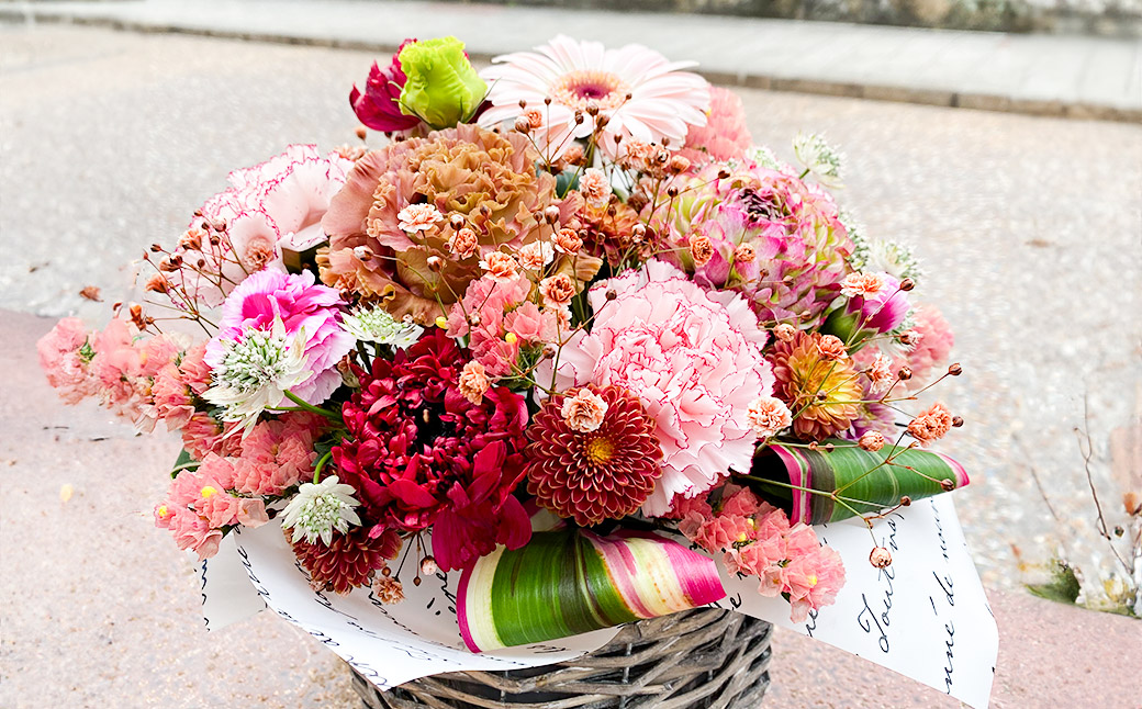 【全6回定期便】 おまかせ フラワーアレンジメント 【M】