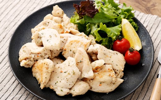 【全3回定期便】国産 鶏肉 トリコロちゃん 計2kg (500g×4パック)