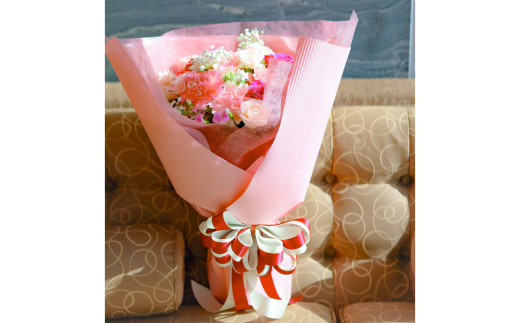 【年4回定期便】ピンクバラと季節のオールラウンド花束