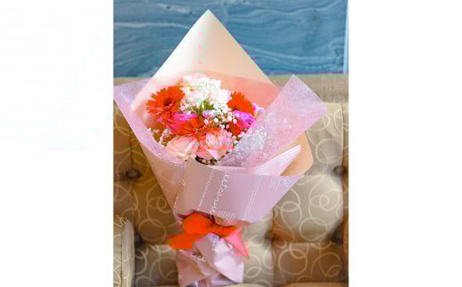 【年4回定期便】ピンク バラと季節の花束