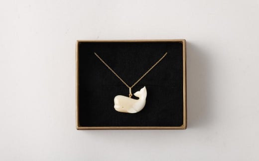 【限定10個】くじら工芸品 くじらペンダント
