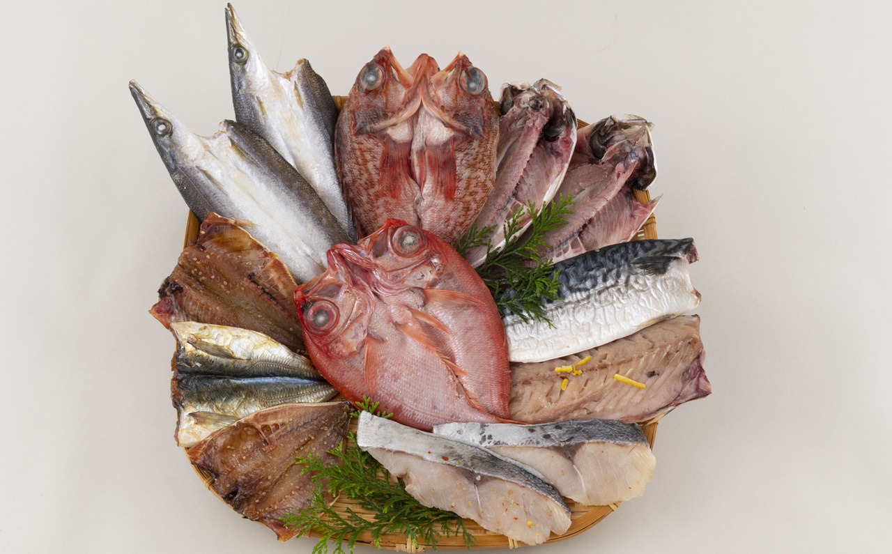 [A283p］《定期便》金目鯛が入った干物詰め合わせ(全7種13枚)丸富水産【3回お届け】