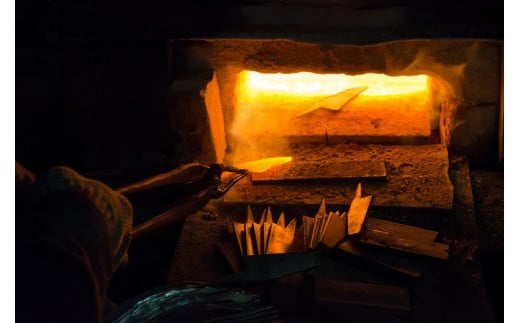 CA057-1 そろそろ、一生ものの道具を　手打ち包丁(三徳包丁)