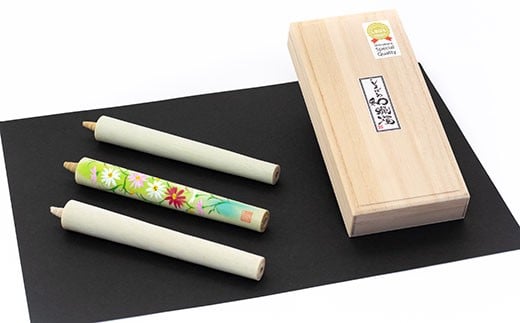 AB037温かな色合いとゆらぎに安らぐ　絵蝋燭３本セット(無地2本入り）