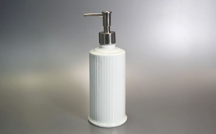 おしゃれにホテルライクな「磁器のディスペンサーSinogi」/ 磁器 ディスペンサー インテリア 雑貨 / 諫早市 / 長谷川陶磁器工房 [AHBC002]