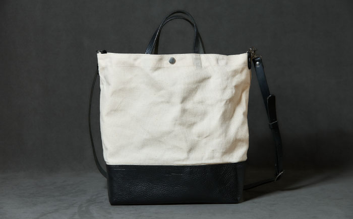 レザー×キャンバス トートバッグ ブラック L / 2WAY レザー トート トートバッグ ショルダー ショルダーバッグ 鞄 かばん マザーズバッグ 通勤 通学 BAG bag バック バッグ 革 ギフト / 諫早市 / 伊東製靴店 / [AHCN005]