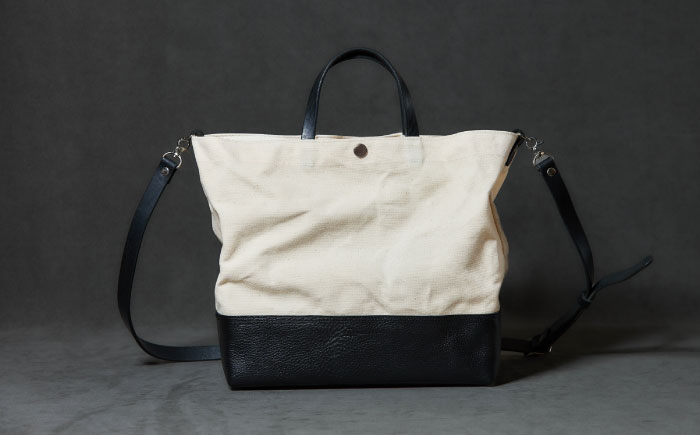 レザー×キャンバス トートバッグ ブラック M / 2WAY レザー トート トートバッグ ショルダー ショルダーバッグ 鞄 かばん マザーズバッグ 通勤 通学 BAG bag バック バッグ 革 ギフト / 諫早市 / 伊東製靴店 / [AHCN008]