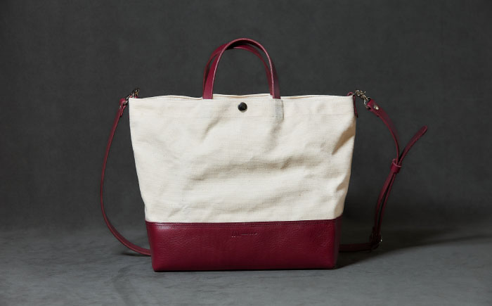レザー×キャンバス トートバッグ ワイン M / 2WAY レザー トート トートバッグ ショルダー ショルダーバッグ 鞄 かばん マザーズバッグ 通勤 通学 BAG bag バック バッグ 革 ギフト / 諫早市 / 伊東製靴店 / [AHCN009]