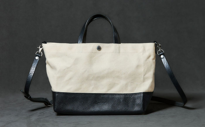 レザー×キャンバス トートバッグ ブラック S / 2WAY レザー トート トートバッグ ショルダー ショルダーバッグ 鞄 かばん マザーズバッグ 通勤 通学 BAG bag バック バッグ 革 ギフト / 諫早市 / 伊東製靴店 / [AHCN010]