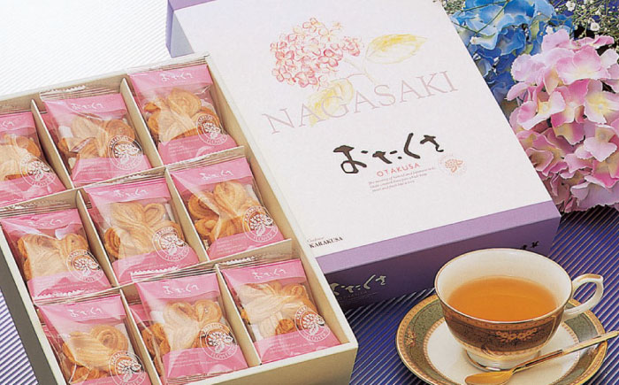 長崎 欧風銘菓 おたくさ 45枚入×1箱 / 菓子 パイ お土産 贈答 おくりもの あじさい 欧風 銘菓 名物 ながさき / 諫早市 / 菓舗唐草 [AHCM006]