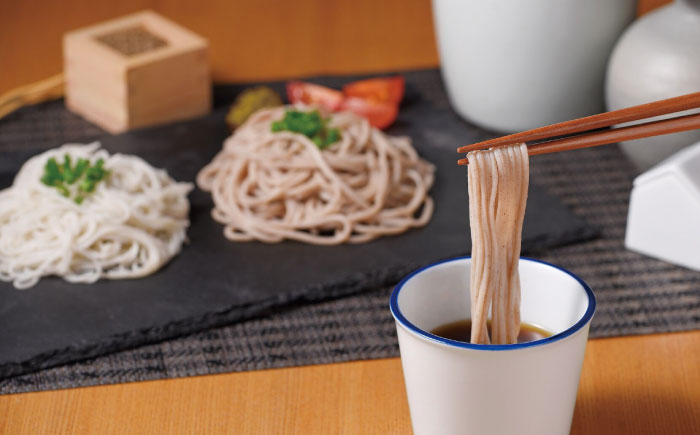 諫早産えごま油50g+長崎島原手延えごま蕎麦250g4袋セット / えごま ごま 蕎麦 そば ソバ 乾麺 / 諫早市 / 株式会社ハクライドウ [AHBK002]