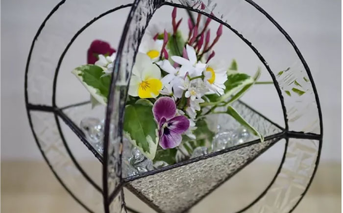 テラリウム 円形 (丸)型 24×24cm チェーン付  / ガラス カラフル おしゃれ オブジェ インテリア 飾り / 大村市 / ステンドグラス工房ウォークオン[ACZT017]