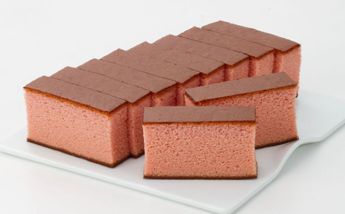 幸せのいちご カステラ 1.0号 560g 10切 カット 長崎県 / かすてら 卵 人気 長崎 おやつ / 大村市 / 心泉堂[ACYU002]