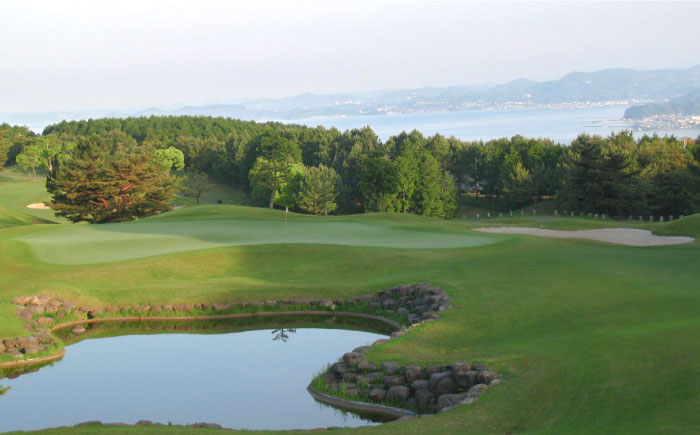 【 ニューコース 】 平日 ゴルフ プレー券 ( 1名様分 ) 大村市 大村湾カントリー倶楽部 [ACAY002]