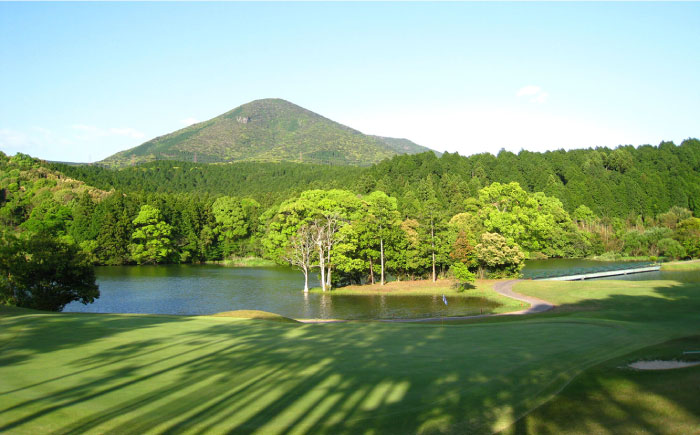 【 ニューコース 】 平日 ゴルフ プレー券 ( 1名様分 ) 大村市 大村湾カントリー倶楽部 [ACAY002]