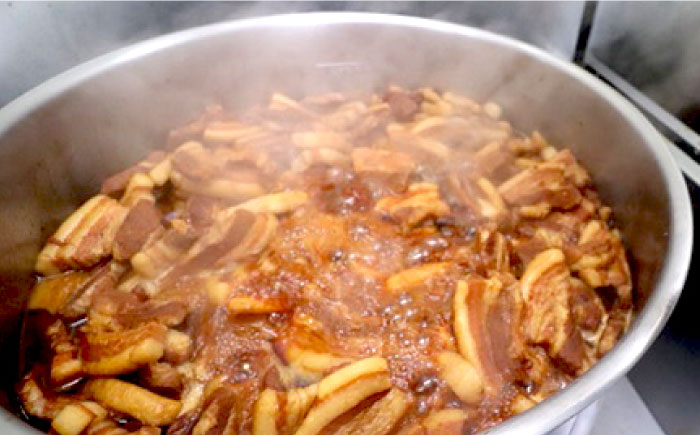 【3回定期便】長崎 角煮まんじゅう 12個 ･ 大とろ 角煮まんじゅう 10個 計22個 大村市 岩崎本舗 [ACAH017]