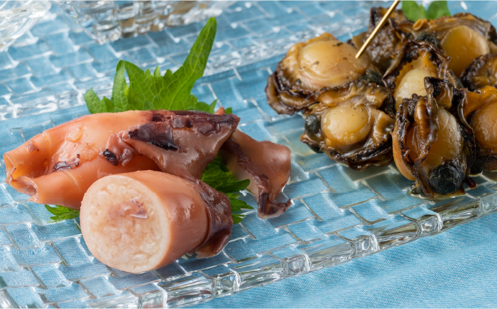 対馬 島の幸 の 重箱 2段重ね 《 対馬市 》 【 対馬逸品屋 】  アワビ イカ しいたけ 海鮮 煮物 おかず 詰め合わせ 惣菜 [WAF011]