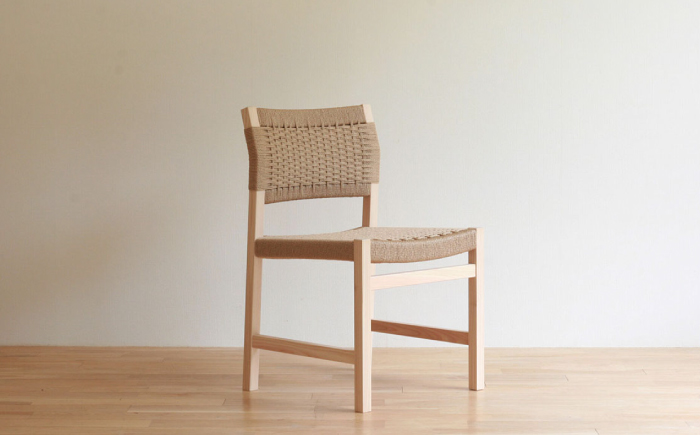 対馬ヒノキ の ダイニングチェア （ ベージュ ）《対馬市》【家具製作所kiiro】 チェア 椅子 家具 ヒノキ [WAL016]