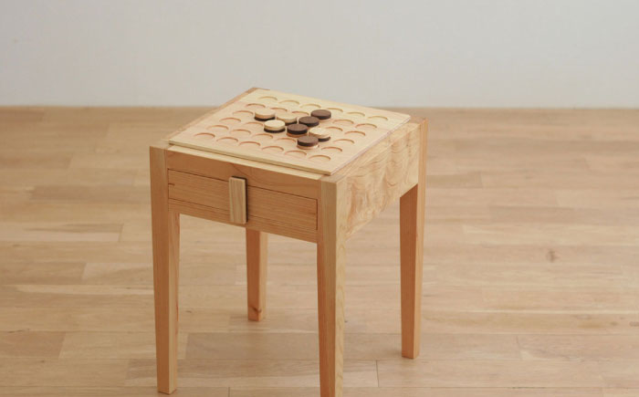 対馬ヒノキのオセロ椅子 [WAL017]