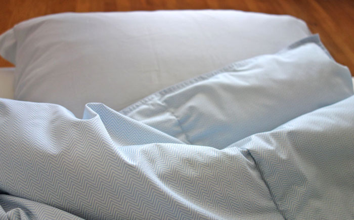 【シングル】 羽毛布団 肌掛け ・ ダウンケット （ブルー） エレナ《壱岐市》【富士新幸九州】 [JDH058] 夏用 羽毛 布団 掛け布団 ダウン ダウンケット 羽毛 ふとん 寝具 肌掛 シングル 25000 25000円