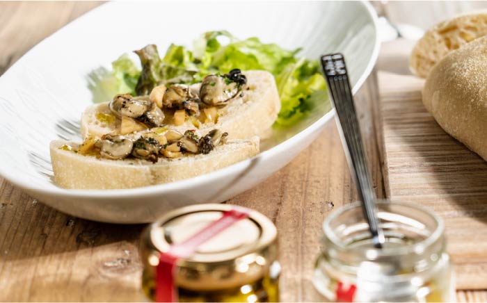 【全6回定期便】壱岐産 オイルソース(紫うに・さざえ・岩牡蠣) 3本セット [JBD031] アヒージョ うに 雲丹 さざえ サザエ 牡蠣 カキ 岩カキ 定期便   12万 100000 100000円 10万円