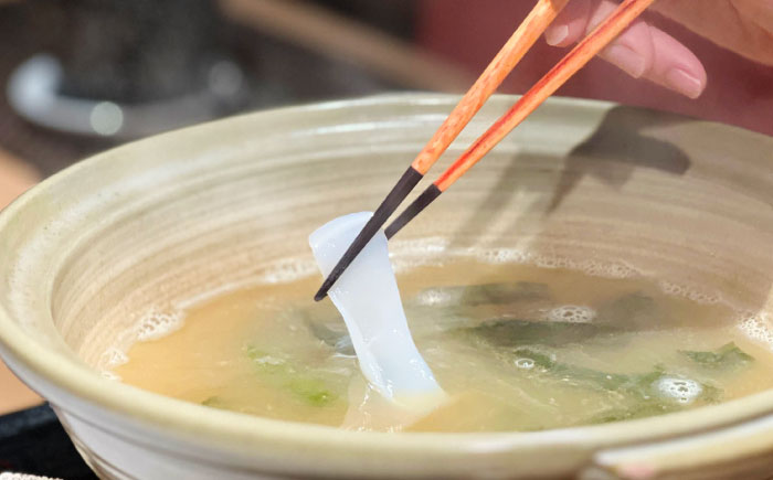 【全12回定期便】 「壱岐のリゾートホテル監修」幻天然クエ・アオリイカ・鯛入り雲丹しゃぶ鍋《壱岐市》 【みやげ処 縁由】 [JBJ042]