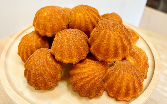 【全3回定期便】まぼろし椿（マドレーヌ）6個入り ※味はおまかせ 五島市/uncalin [PGK014]