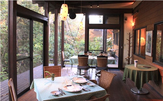 【一期一会の料理】ペア宿泊券（１泊２食付）＜オーベルジュあかだま＞[CBK001]