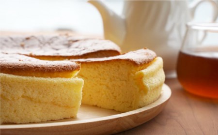 【数量限定】こだわり詰まったチーズケーキ ホール＜岡崎製パン所＞ [CEP032] チーズケーキ