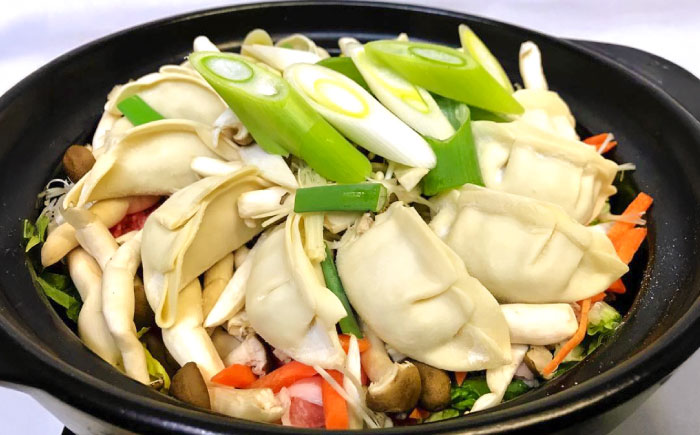 【簡単調理】本格 水餃子鍋　1食　/ 水餃子 餃子 鍋 なべ / 南島原市 / はなぶさ [SCN164]