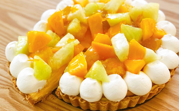 【2026年6月～発送】【マンゴー・メロン・パインを贅沢に】3種のトロピカルフルーツタルト / タルト ケーキ フルーツ マンゴー 18cm 南島原市 / アトリエジジ [SAA032]