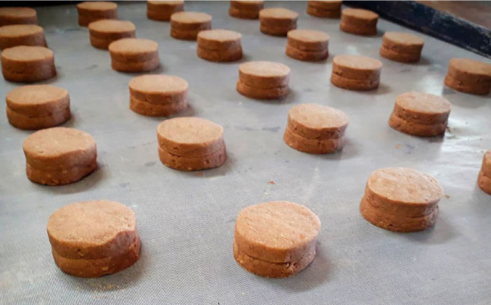 【南島原からスペイン菓子職人が作る】 幸せのお菓子 ポルボロン ２０個入り / ぼるぼろん お土産お菓子 デザート 焼き菓子 / 南島原市 / 吉田菓子店 [SCT030]