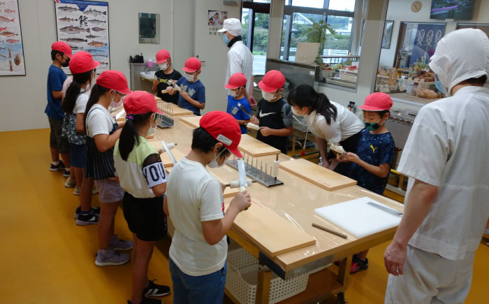 【Aコース】おいしい出来たて かまぼこ作り体験 / カマボコ 蒲鉾 練り物 焼きちくわ 揚かまぼこ 魚そうめん / 南島原市 / しきしま蒲鉾 [SAR013]