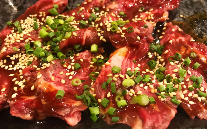 【6回定期便】【最高峰】長崎和牛 霜降り もも肉 400g サガリ肉 300g 西京噌漬け / 牛肉 焼肉 焼くだけ 味付け 小分け さがり / 南島原市 / はなぶさ [SCN083]