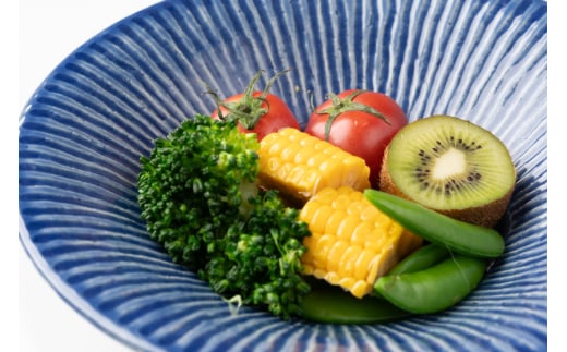 しのぎ 皿 しのぎ深鉢 23cm ルリ釉 [抱星窯 長崎県 東彼杵町 hs42bag390003] しのぎ紋 土物 青い皿 ブルー