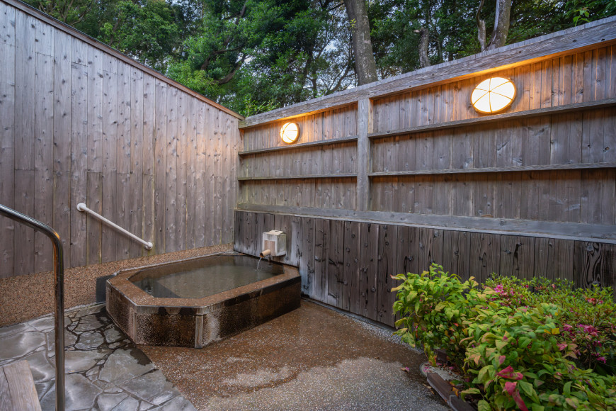 宿泊券 温泉 源泉かけ流し露天風呂付:スーペリア離れ和洋室 長崎和牛 会席プラン 1泊2食付き ペア宿泊券 [そのぎ茶温泉 長崎県 東彼杵町 hs42bag280003] 旅行 観光 旅館