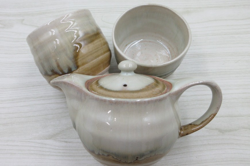 黄瀬戸 茶器 セット ポット 2号 約350ml 湯呑 約200ml 2個 [文珠会 障害者支援施設 常明園 長崎県 東彼杵町 hs42bag350002] ポット 湯呑 ペア ティーポット 湯飲み