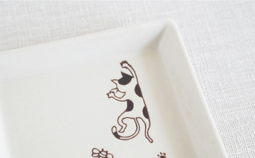 【波佐見焼】陶器 ぶらさがり猫 正角皿 3枚 3種 〈ミケ・クロ・トラ〉【菊祥陶器】[OAQ009] / 陶器 食器 プレート お皿 波佐見焼