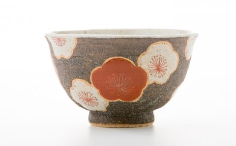 【波佐見焼】梅散らし どんぶり（赤）【洸彩窯】 [EE25]