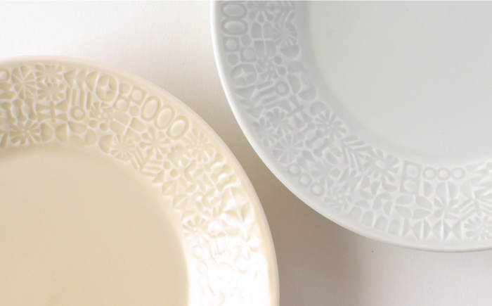 【波佐見焼】PATTERNED PLATE プレート ペア 2色セット ecru＋morning mist【BIRDS' WORDS】 [CF011]