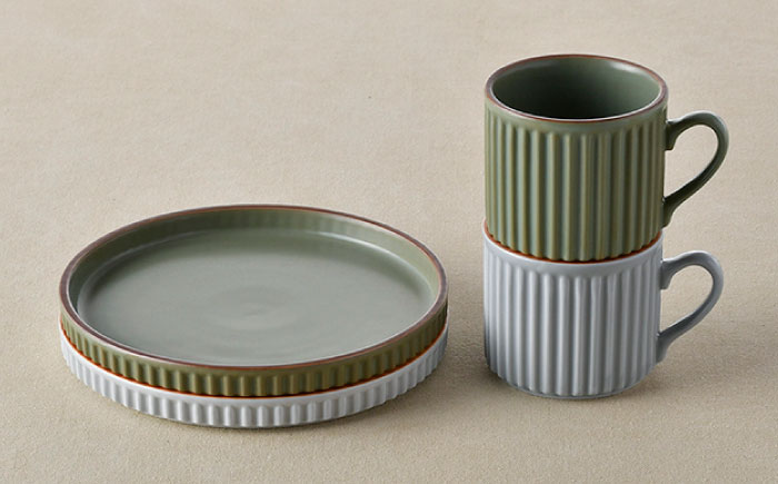 【波佐見焼】ギアシリーズ カップ＆ソーサー グレー＆カーキ プレート マグカップ ペアセット 17.5cm 6寸【大新窯】 [DC113]
