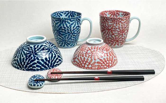 【波佐見焼】タコ唐草 夫婦 茶碗・ペア マグカップ・箸置き 青と赤 6個セット【大新窯】 [DC84]