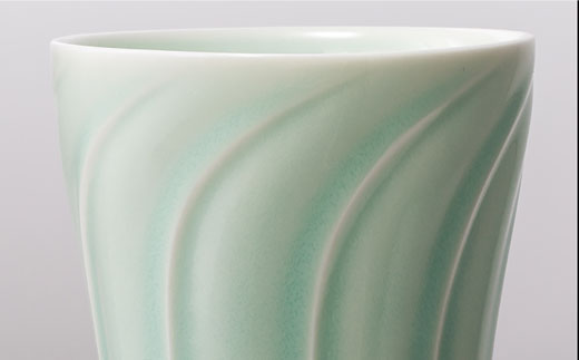 【波佐見焼】伝統工芸士・山口正美氏作 青白磁花入－1【山口正右衛門窯】 [KD06]