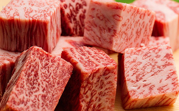 【全12回定期便】【最高級A5ランク】長崎和牛 サイコロステーキ 150g 4パック ステーキ 焼肉 贈答 ギフト 贈り物 お中元 お歳暮【肉のあいかわ】 [NA92]