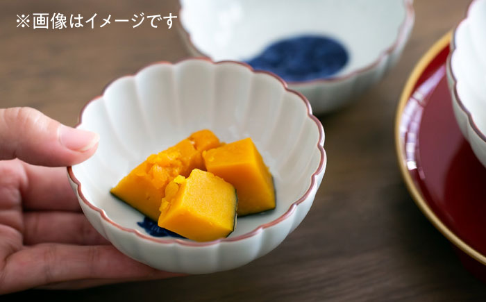 【波佐見焼】呉須猫 菊割小付 〈背伸び〉 3点セット【西海陶器】 [OA497]